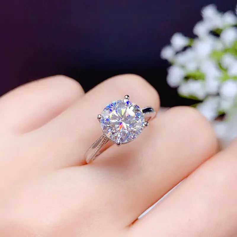 Luksusowy Zaręczynowy Pierścionek z Moissanitem ze Srebra 925