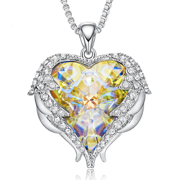 Swarovski Crystal Heart Angel Necklace – Luksusowy srebrny naszyjnik z anielskim sercem.