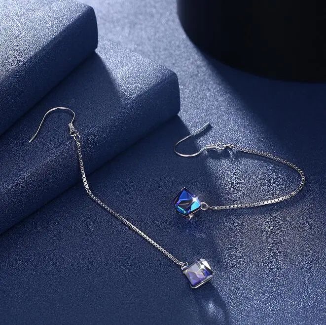 Kolczyki z kryształem Swarovski i srebrem 925.