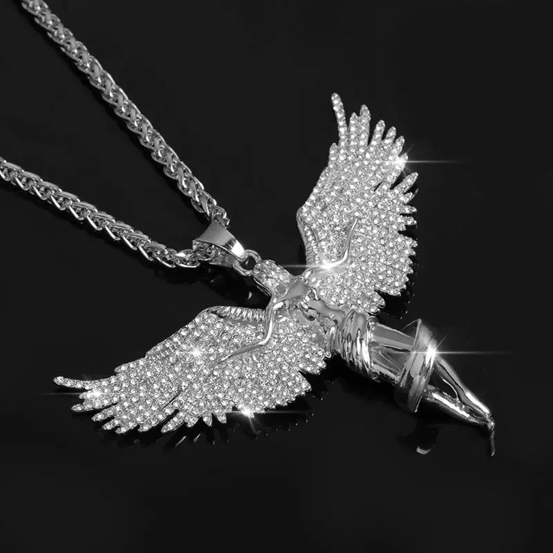 Naszyjnik **Soaring Angel** – biżuteria hip-hop z zawieszką w kształcie skrzydeł wróżki
