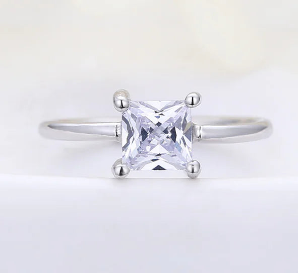 Luksusowy Srebrny Pierścionek Zaręczynowy z Kwadratowym Diamentem