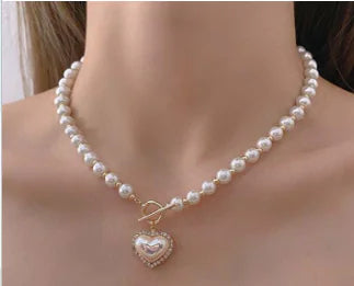 Heart-shaped pearl necklace