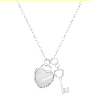 Naszyjnik Heart Lock z kryształami Swarovski Elements marki Xuping.