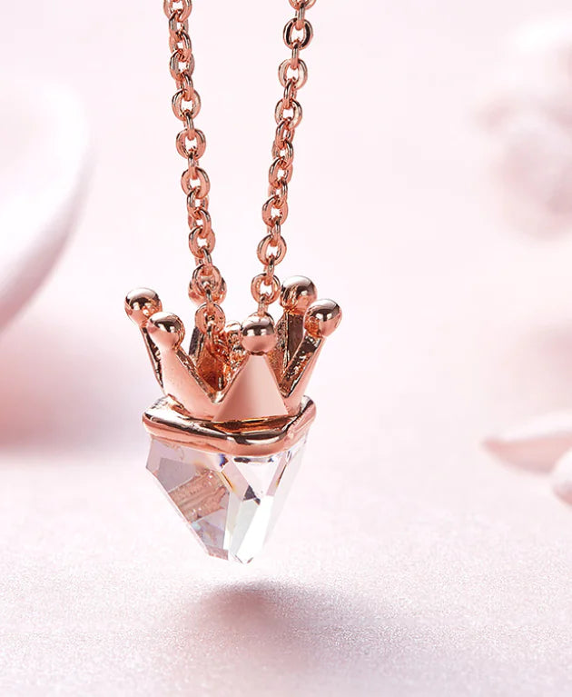 Naszyjnik korona z kryształami Swarovski marki Xideer.