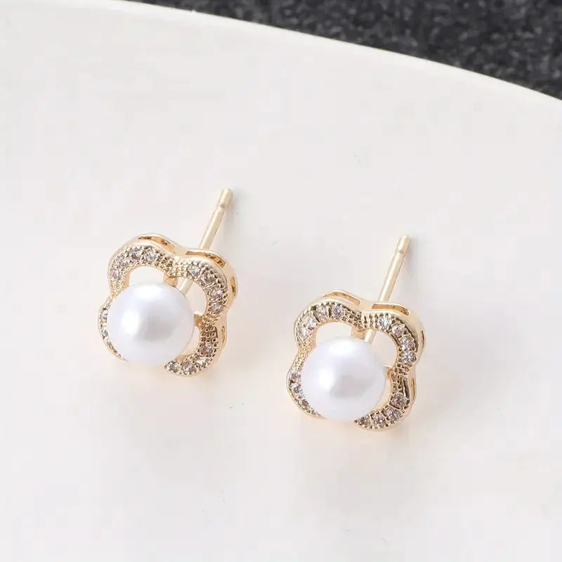 Zestaw biżuterii pozłacany 14K – 3 elementy z kwiatami z cyrkonii