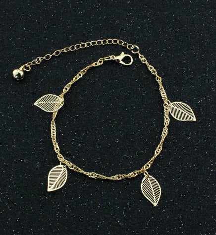 Letnia bransoletka na kostkę z różą, ważką, motylem i muszlami – damska biżuteria z kamieniami