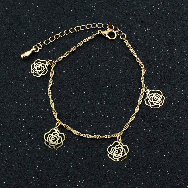 Letnia bransoletka na kostkę z różą, ważką, motylem i muszlami – damska biżuteria z kamieniami