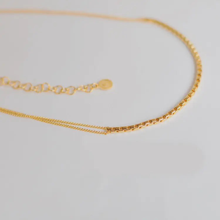 Naszyjnik MyOne z odporną na blaknięcie, próżniowo nakładaną powłoką złota i unikalnym wzorem